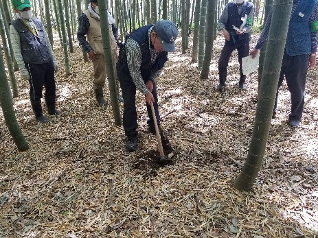 20230420_4掘り方の説明状況